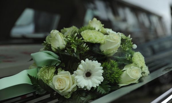 Kwiaty na pogrzeb - jakie wybrać?
