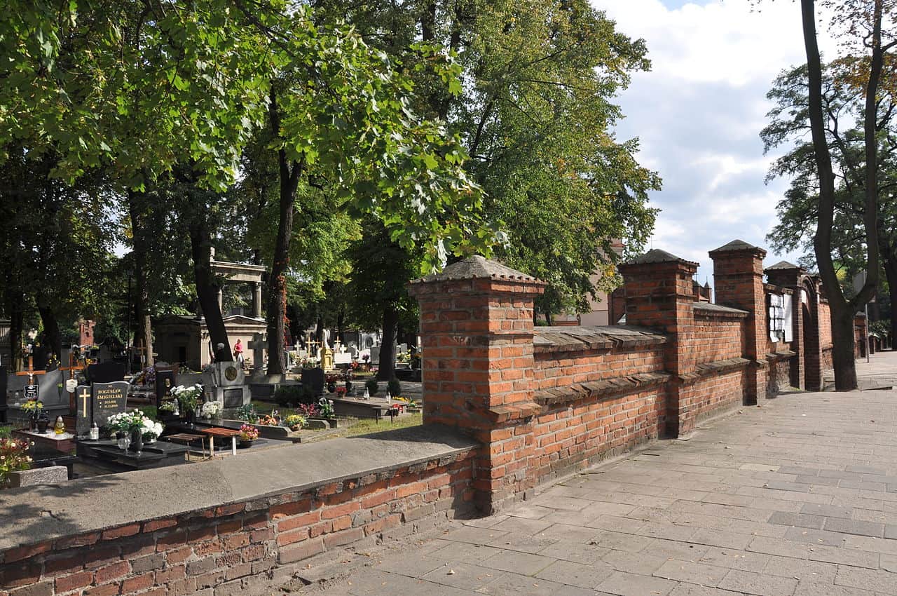 Cmentarz Stary brama ostrów wielkopolski