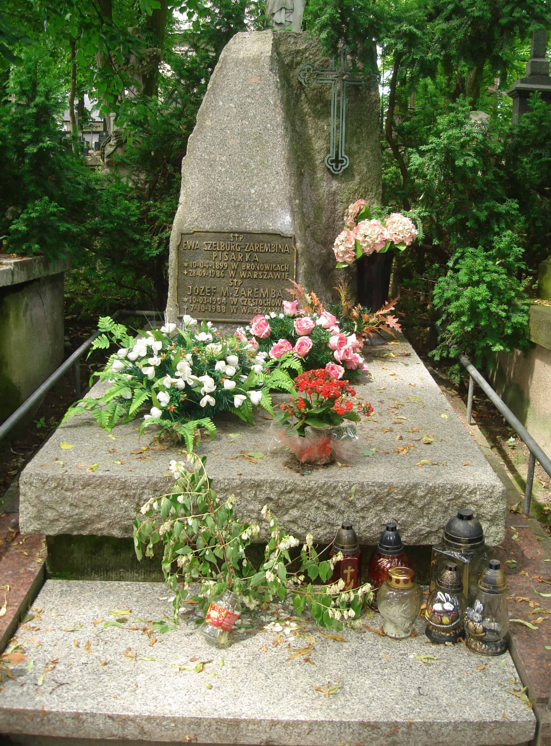 Nałęczów_-_Cmentarz_-_Grób_Ewy_Szellburg_-_Zarembiny_i_Józefa_Zaremby