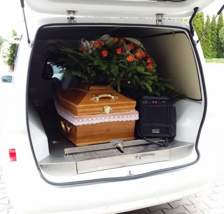 Zakład Pogrzebowy Głogów, transport trumny, karawan pogrzebowy