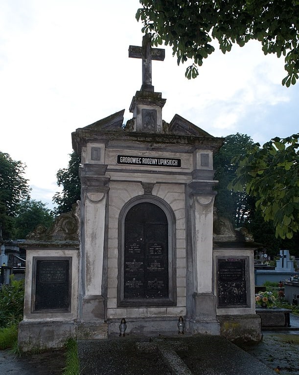 Cmentarz w Sanoku grobowiec Lipińskich