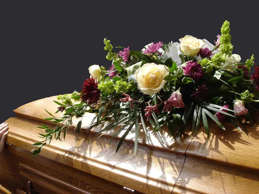 Zakład Pogrzebowy Lubań - trumna, wieniec pogrzebowy