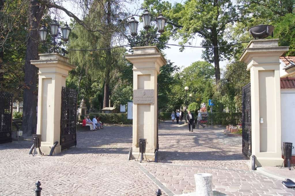 Cmentarz Rakowicki w Krakowie brama wejściowa